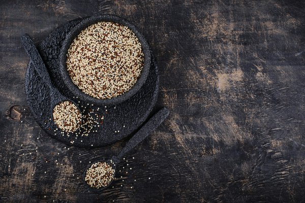 Comment préparer des plats à base de quinoa pour un déjeuner équilibré?